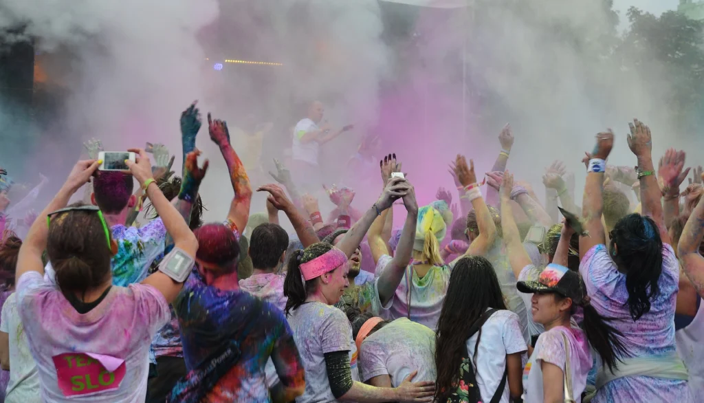 color-run-course-associative